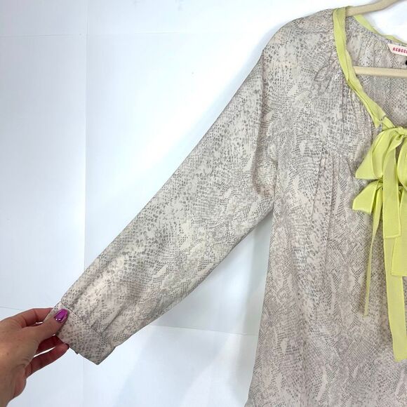 Rebecca Taylor Silk Blouse Womens 4 Gray Snakeskin Print yellow Tie Ribbon top - Picture 4 of 12
